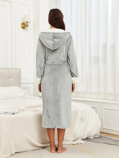 Peignoir pour femme à capuche