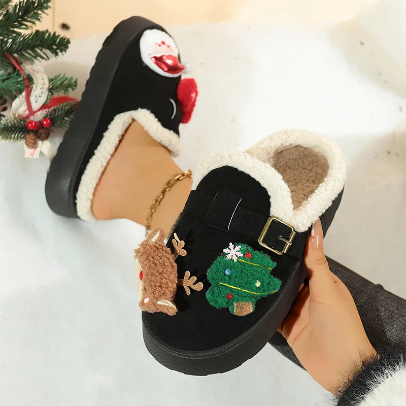 Pantoufles Noël motifs relief