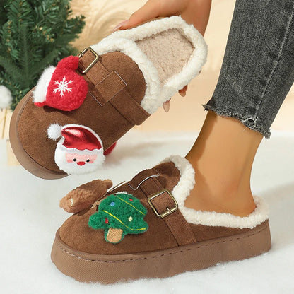 Pantoufles Noël motifs relief